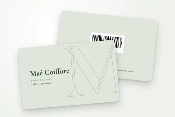 Design « Maé Coiffure » pour carte cadeau à commander en ligne (salons, instituts et spas, monogramme, vert sauge)
