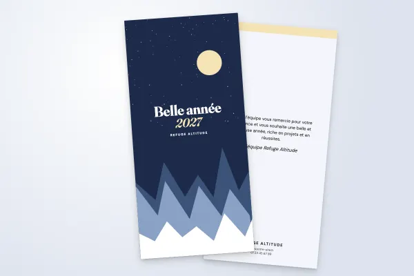 Design « Refuge Altitude » pour carte de vœux à commander en ligne (nature et hiver, montagnes sous la lune, vertical · dl (10 × 21 cm))